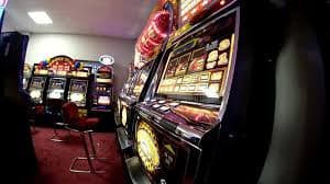 Antarmuka aplikasi mobile nexwin77 menampilkan slot dan live casino